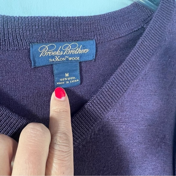 Brooks Brothers 100% Wool Purple V-neck Sweater Business Pull Over Career Knit - Picture 6 of 6